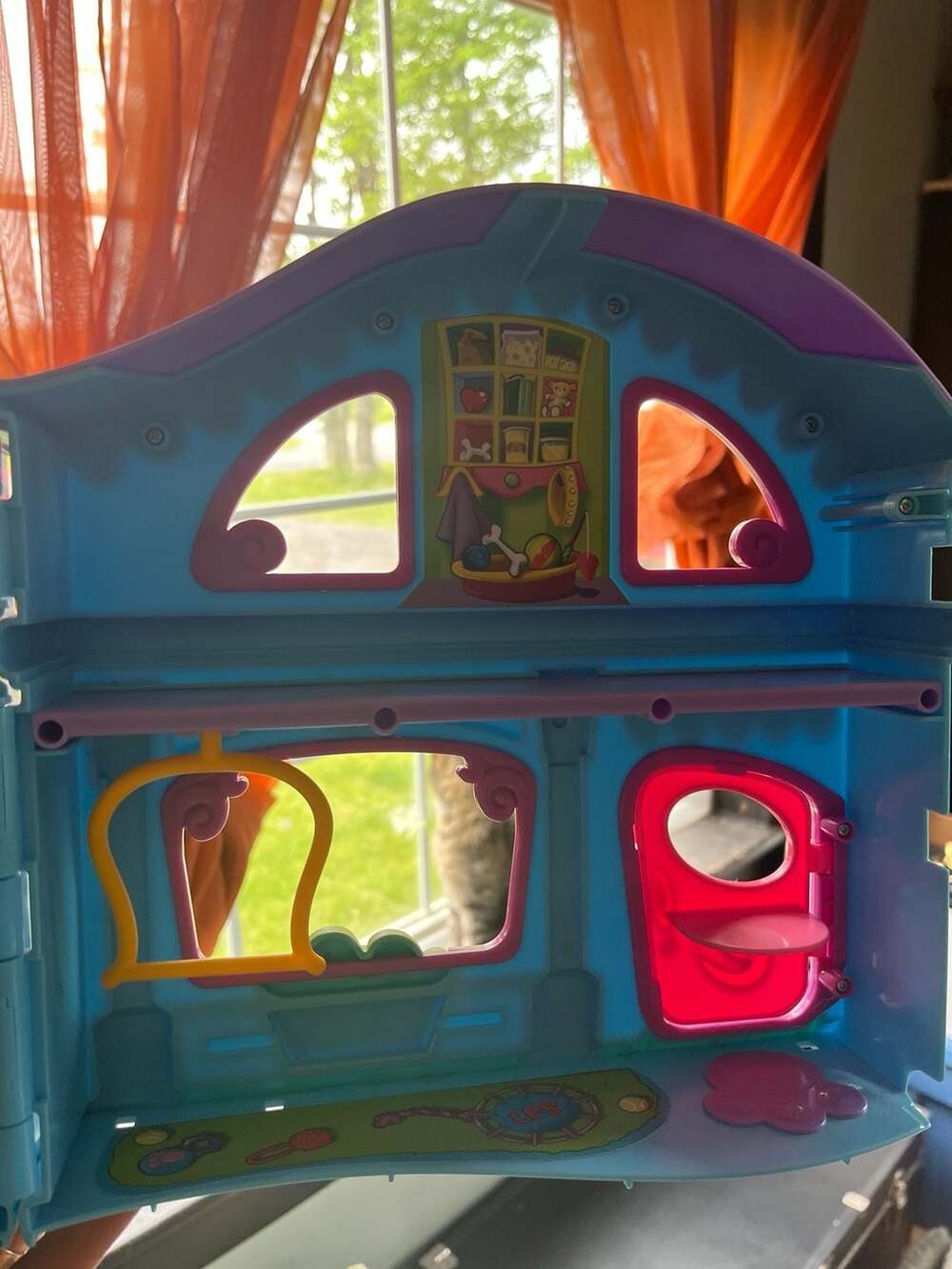 Littlest Pet Shop LPS Pet Shop Playset - Picture 2 of 4